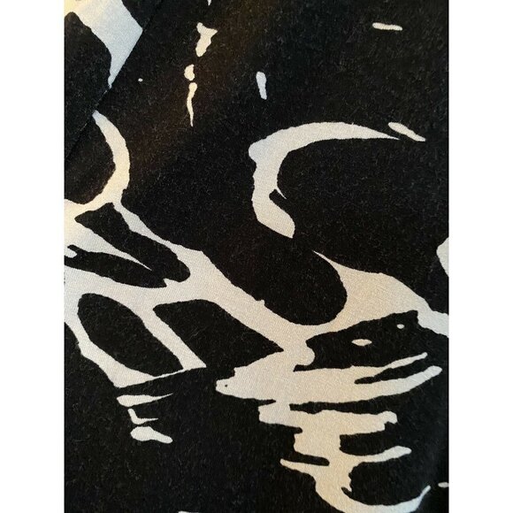 V Cristina Women's Black and White Print Lined Rayon Spandex Skirt Sz M - Picture 6 of 7